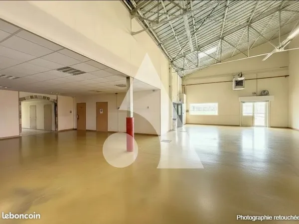 Local commercial 340 m² CHAMPFORGEUIL
