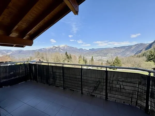 T3 lumineux face aux montagnes terrasse & calme absolu