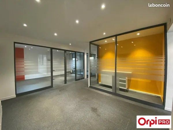 Local commercial 225 m²