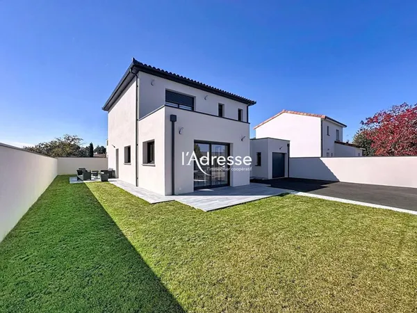 Exclusivité l'Adresse Immobilier- Tournefeuille - Maison comtemporaire T5 de 130m2 sur un terrain de