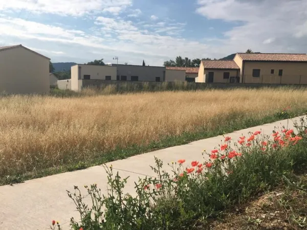 Terrain constructible 3000 m² - Alissas