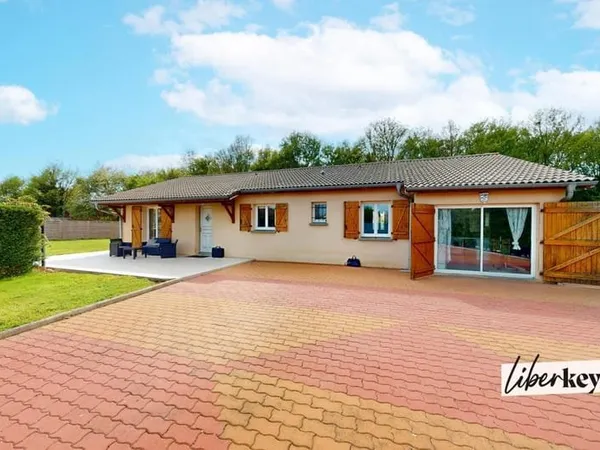 SAINT RÉMY - VILLA PLAIN PIED non mitoyenne - SALON 40 M² - 3 CHAMBRES - BUANDERIE - 1185 M² TERRAIN