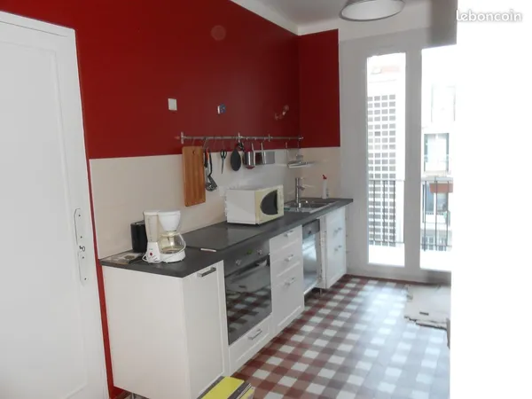 Tres grande chambre dans coloc de 4