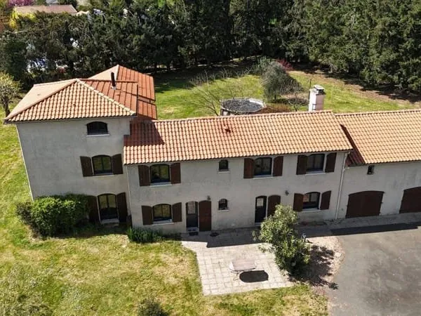 Maison 8 pièces 262 m²