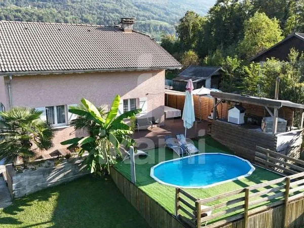Maison 6 pièces 219 m²