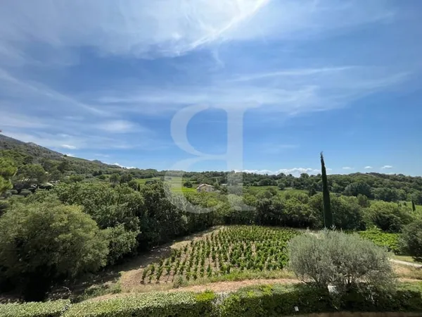 Charmante villa avec appartements indépendants dans la région
