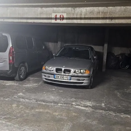 Loue parking 13m²