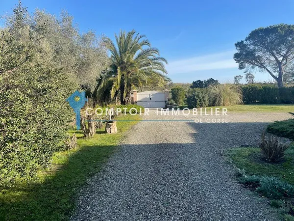 A VENDRE MAISON T5 A SOLARO TRES PROCHE DE LA MER