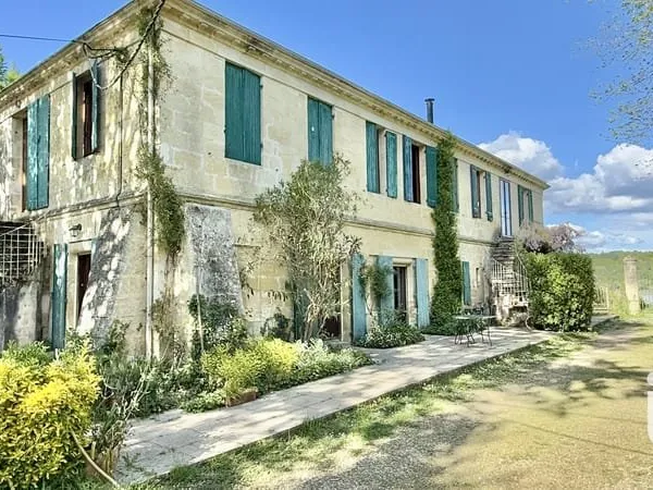 Maison 10 pièces 293 m²