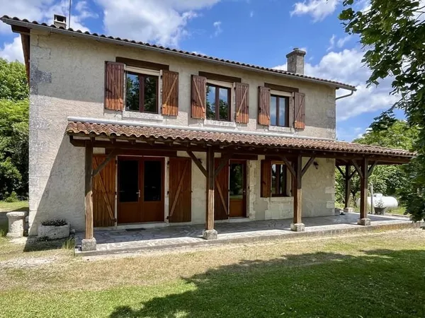 Maison individuelle de 5 chambres dans un endroit paisible