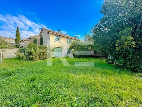 Maison de campagne en R+1 avec Garage + remise (à rénover) sur terrain de 507 m²