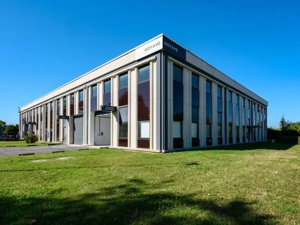 Local d'activité 694 m²