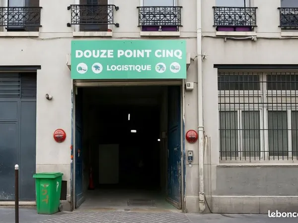 Local commercial 743 m² PARIS 11