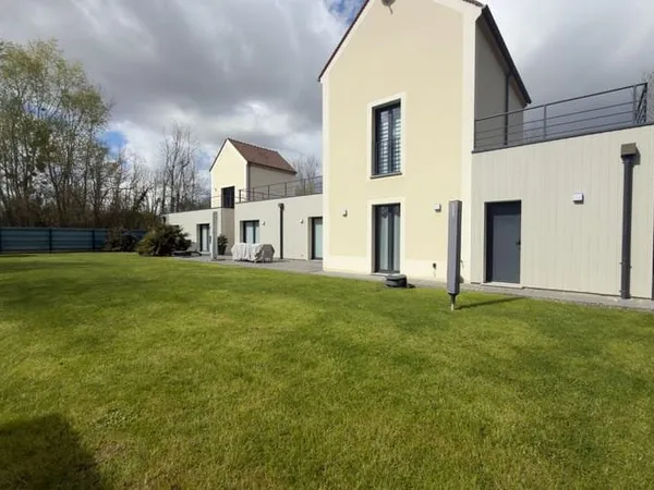 Maison 7 pièces 240 m²