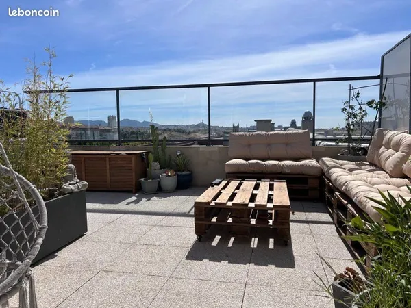 Part vends superbe T2 clim dernier étage superbe vue
