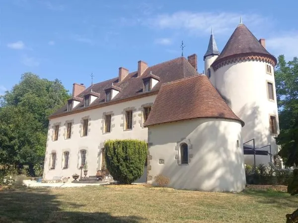Château avec équestre à vendre en Auvergne