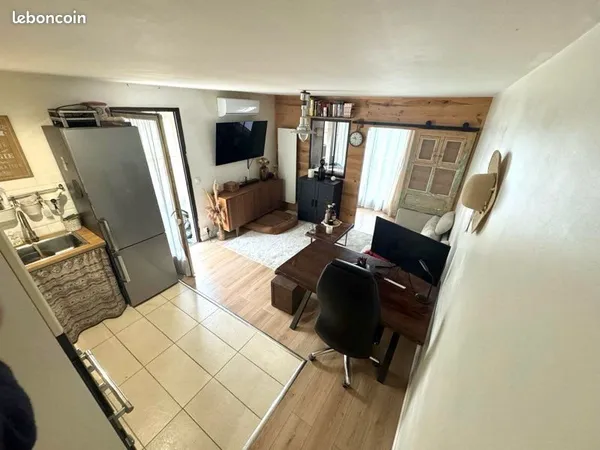Appartement F2 bord de Marne