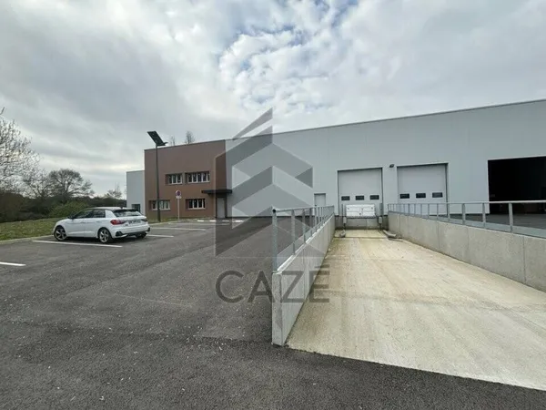 Local d'activité 2100 m²
