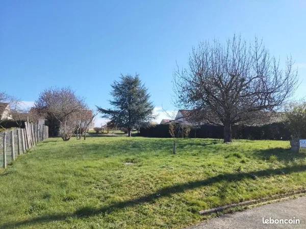 Terrain 795 m² La Guierche