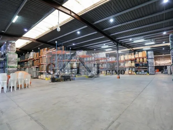 ENTREPOT BUREAUX À LOUER