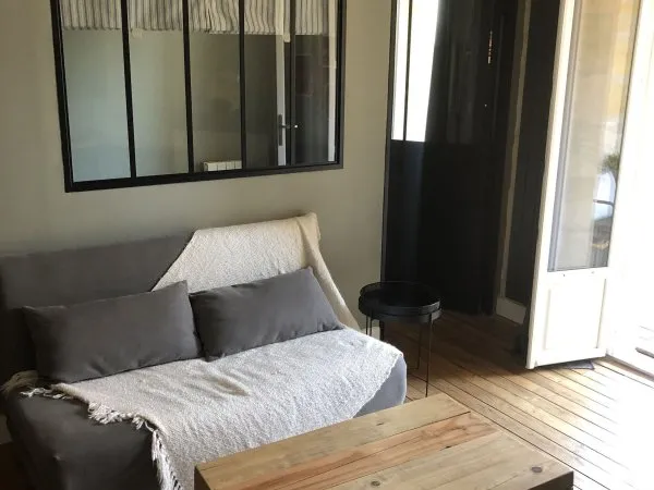 Loue Charmant studio meublé avec terrasse privative - Bordeaux Saint-Michel