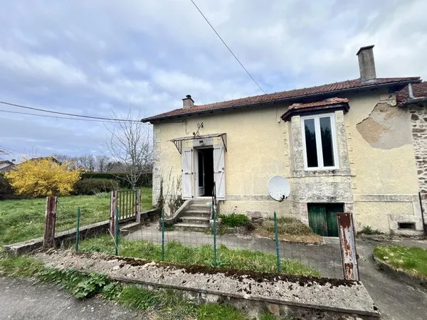 Maison en pierre de 2 pièces principales