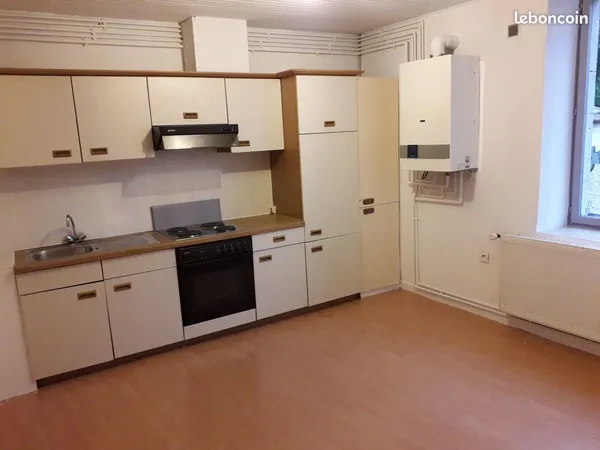 Location appartement F2 centre ville de Lure