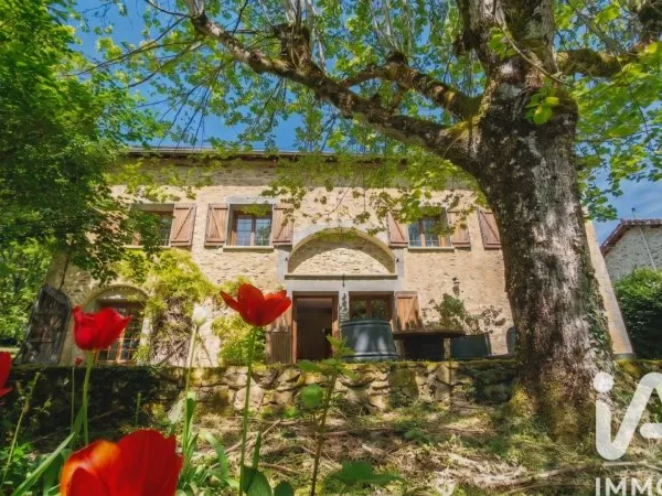Maison 9 pièces 225 m²