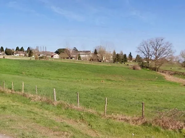 Terrain à bâtir à Peyrignac
