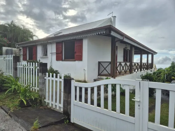 Villa T6 avec piscine Guillaume St-Paul