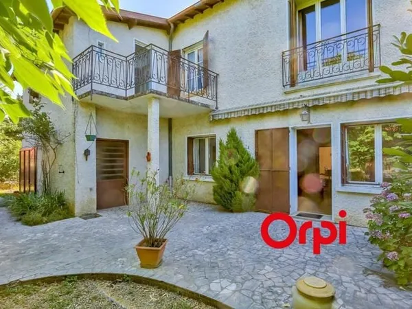 Maison 6 pièces 194 m²