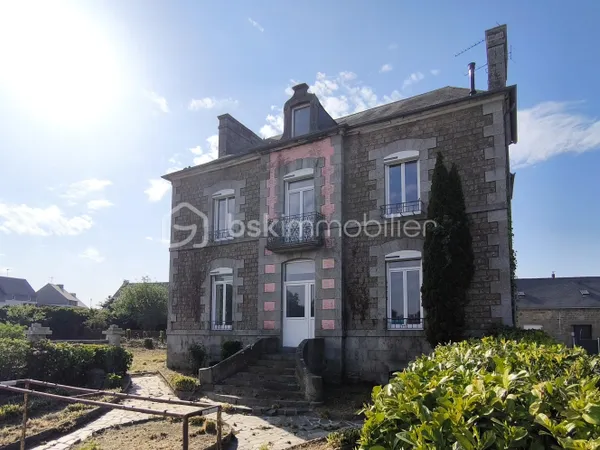 Maison 8 pièces 205 m²
