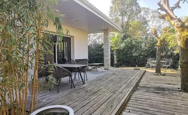 Maison de charme côté Bassin en plein coeur de ville