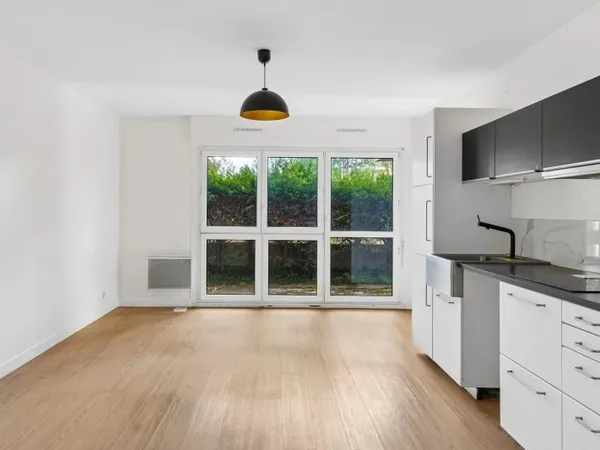 Beau T2 moderne avec terrasse et garage