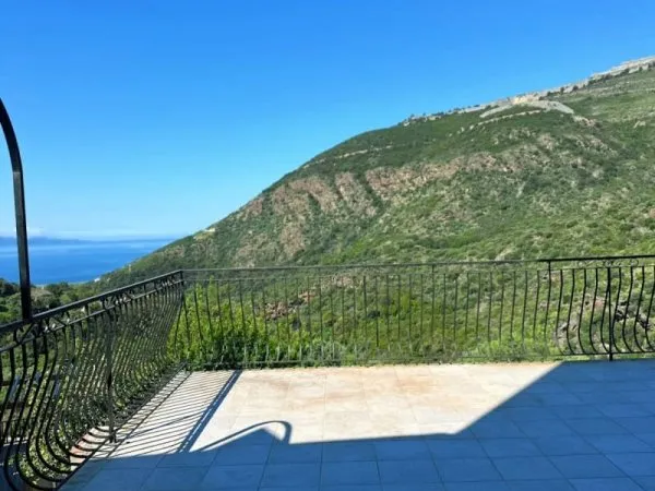 Maison 9 pièces 230 m²