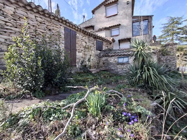 BEDARIEUX maison de caractère d'environ 95 m² avec terrain