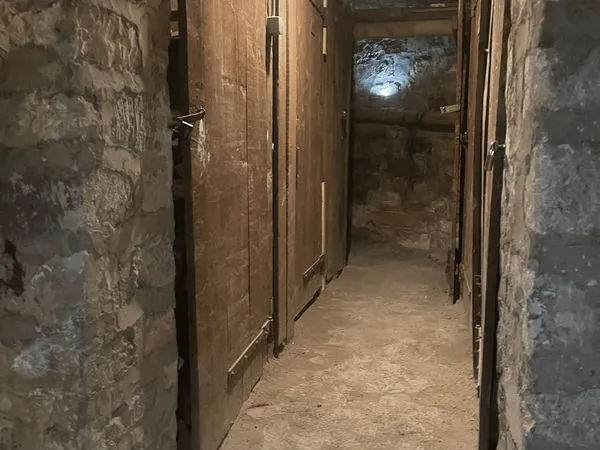 Cave 2.5m2 Verniquet Wagram Paris 17