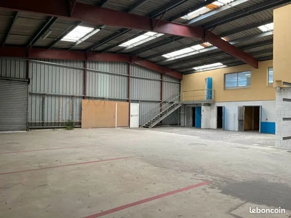 Local d'activité 760 m²