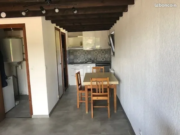 LES HOPITAUX-NEUFS LOUE T2 MEUBLE DE 46 m2