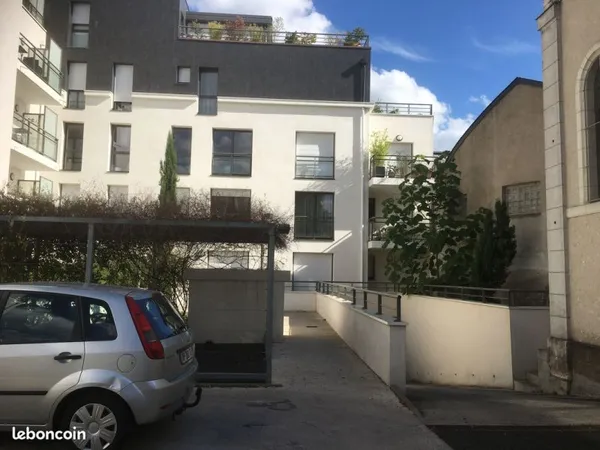 Location T4 78 m² avec parking Tours centre