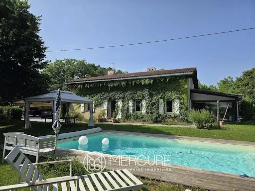 Propriété 8 pièces 205 m²