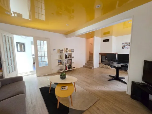 Maison familiale avec garages, à 15 min à pied de la gare du Mans