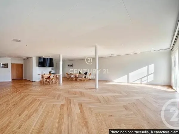 Local 230 m²