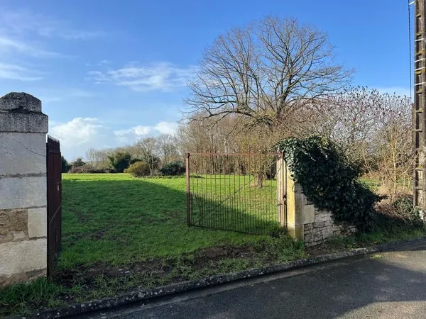 Terrain constructible de 3741 m2