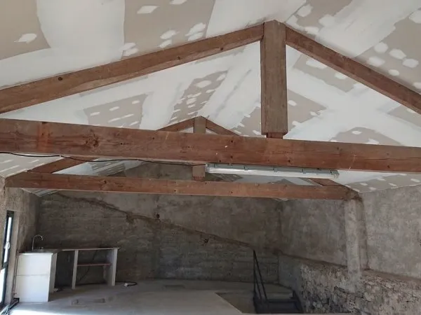 Belle remise de 165 m² sur 2 niveaux NON HABITABLE