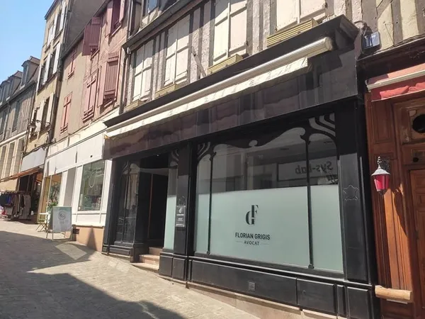 Auxerre - Immeuble de 150 m2 - Centre Ville Historique - idéal investissement