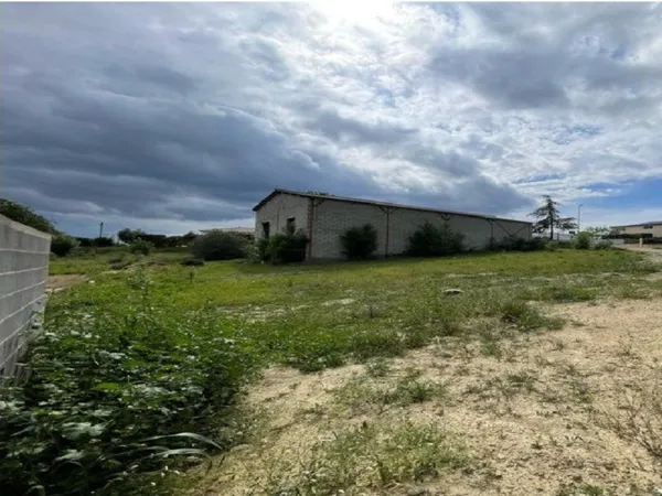 Terrain 300 m²