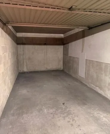 Box fermé sécurisé à louer - Montpellier (rue Frimaire)