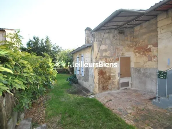 Maison de ville avec jardin. Budget 185 000€