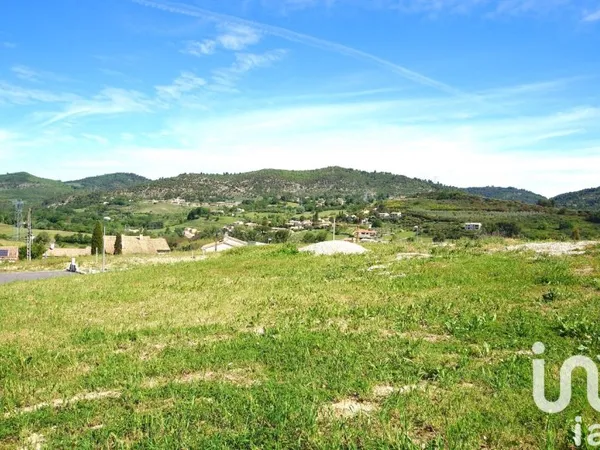 Terrain en individuel 681 m²